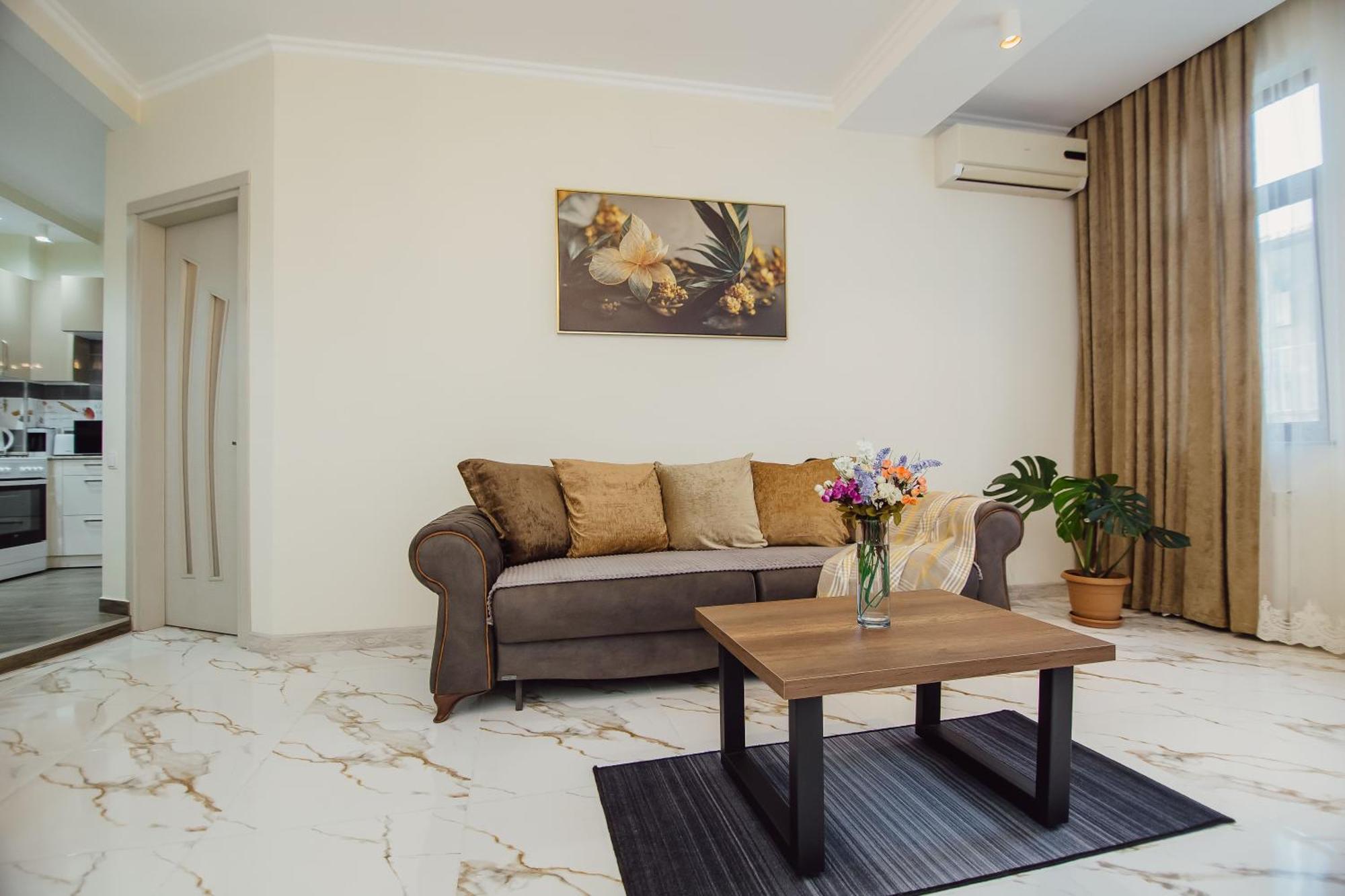 Ekaterine'S Apartments บาทูมิ ภายนอก รูปภาพ