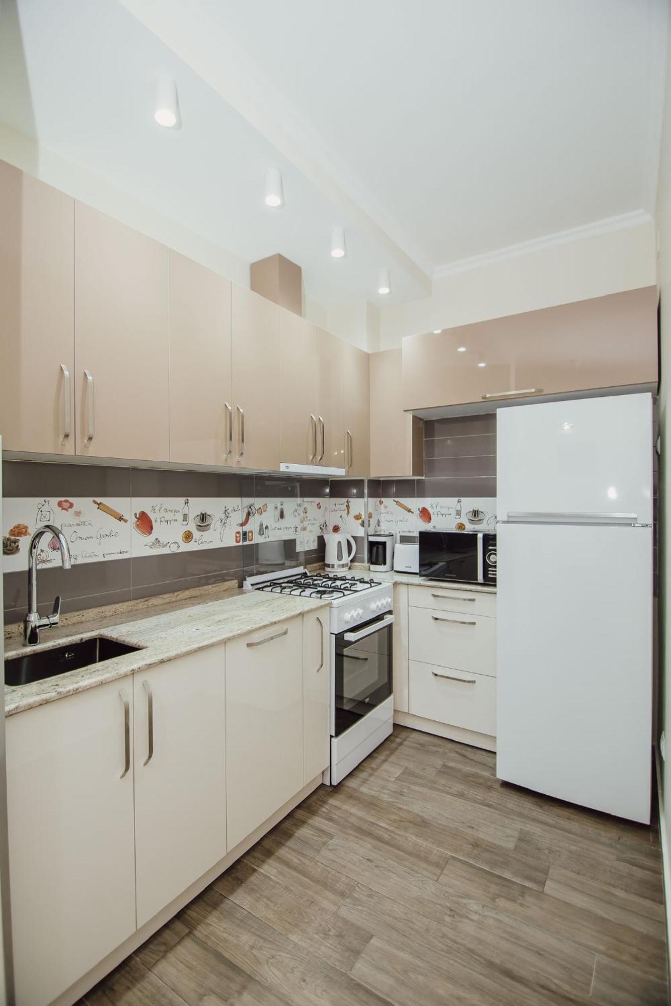 Ekaterine'S Apartments บาทูมิ ภายนอก รูปภาพ